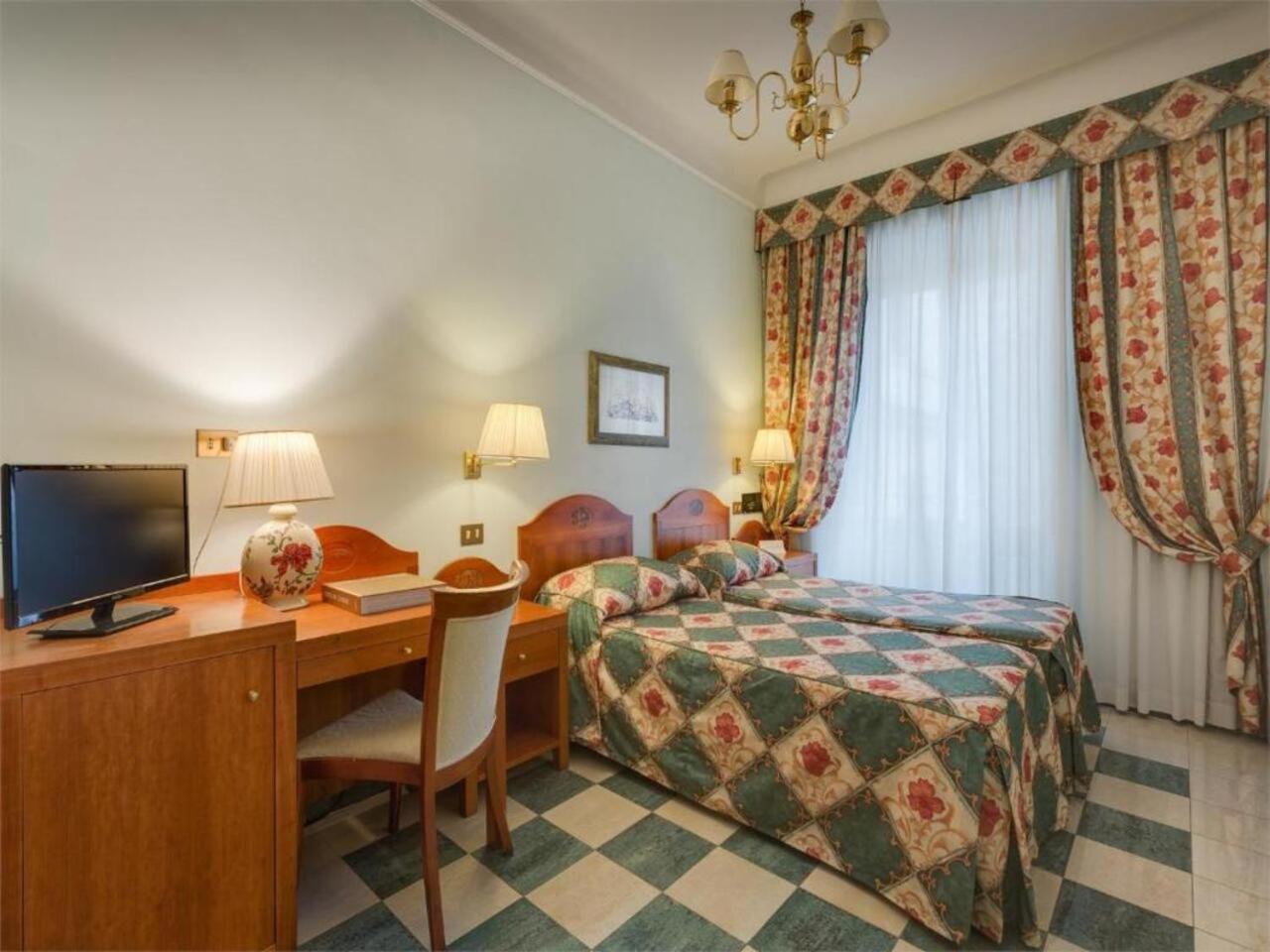 Hotel Aberdeen — Foto 1